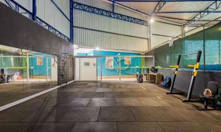 Studio para locação dentro da Mércês Tênis  Curitiba