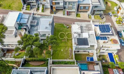 Terreno com 326,66 m² no condomínio residencial park boulevard no santo inácio, a poucos passos do parque barigui, à venda por r$ 890.000,00