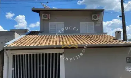 Casa com 3 dormitórios à venda, 196 m² por R$ 650.000,00 - Capela - Vinhedo/SP