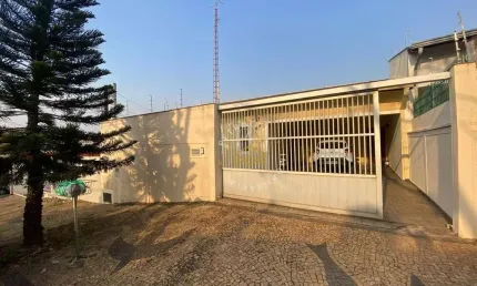 Casa com 3 dormitórios à venda, 179 m² por R$ 735.000,00 - Parque São Quirino - Campinas/SP