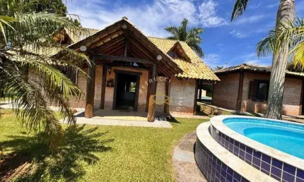 CASA À VENDA  PÉ NA ÁGUA EM BRAGANÇA PAULISTA, CONDOMÍNIO FECHADO .