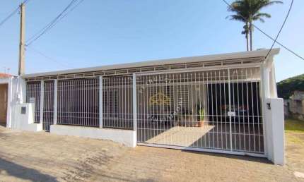 ÓTIMA CASA RESIDENCIAL E COMERCIAL  ZM1 COM 3 DORMITÓRIOS SENDO 1 SUÍTE.