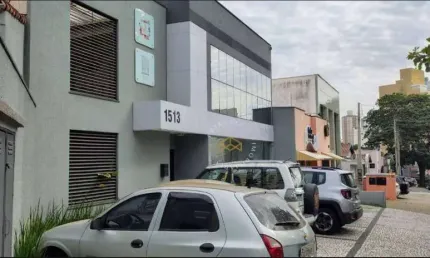 Sala comercial com 5 salas para alugar na Rua Maria Monteiro, 1513, Cambuí, Campinas