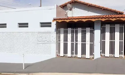 Casa com 2 dormitórios e 1 suíte no Jardim Brasil próxima a Unimed em São Carlos