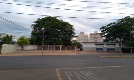 Barracão / Galpão / Depósito à venda na Rua Professora Adélia Izique, 666, São Geraldo, Araraquara
