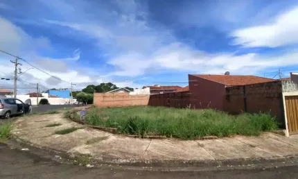 Terreno à venda na Rua Orlando Cesare, Jardim Imperador II, Araraquara