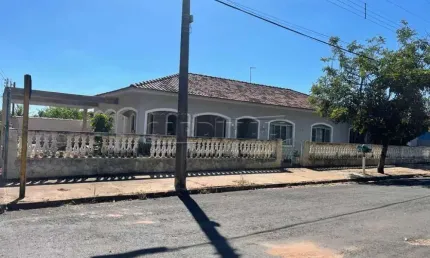 Casa com 3 quartos para alugar na Alameda Das Acacias, 170, Jardim das Flores, Dourado