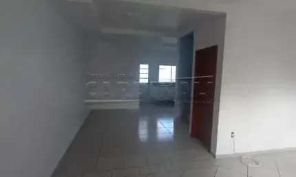 Casa Aconchegante com 3 Dormitórios, 2 Garagens e Localização Valorizada no Jardim Centenário, São Carlos/SP