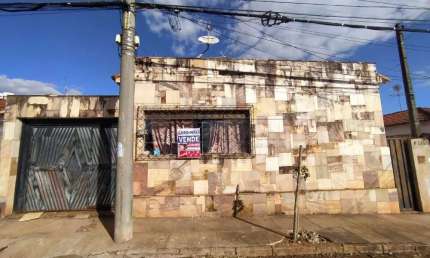 Casa com 3 quartos à venda na Avenida Bandeirantes, 1483, Centro, Araraquara