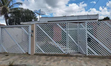 Casa com 3 dormitórios sendo 1 suíte na Vila Faria em São Carlos