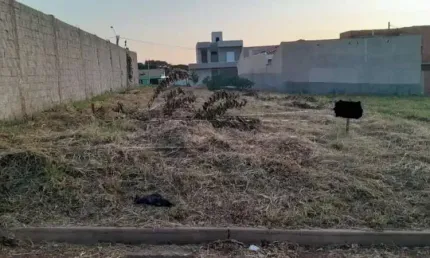 Terreno à venda na Rua Antônio Bertacini, 107, Jardim Letícia, São Carlos