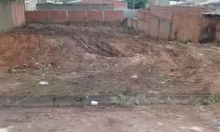 Terreno à venda na Rua Regina Célia Silva Vasconcelos, s/n, Cidade Aracy, São Carlos