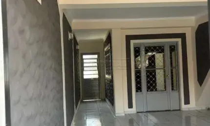 Casa com 3 quartos para alugar na Avenida Giovani Vassolo, 490, Vila Santa Madre Cabrini, São Carlos