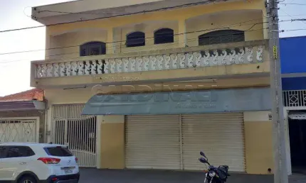 Barracão comercial com boa localização e bem espaçoso
