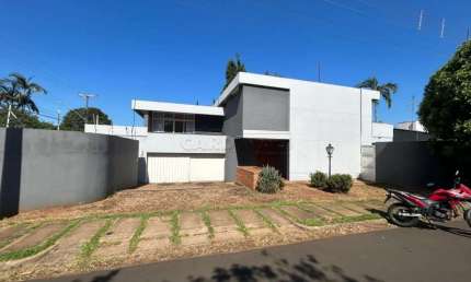 Casa com 4 quartos para alugar na Rua Madre Saint Bernard, 383, Jardim Paraíso, São Carlos
