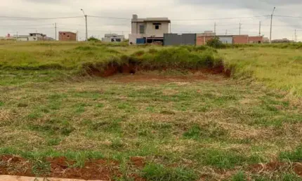 Terreno à venda na Avenida Luvirto Bernasconi, Monjolinho, São Carlos