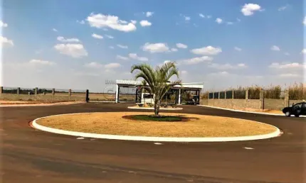 Terreno em condomínio fechado à venda na Avenida Francisco Falvo, 876, Residencial Samambaia, São Carlos