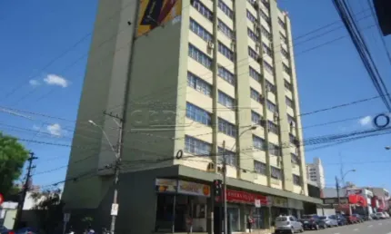 Comercial Sala / Salão com Condomínio em São Carlos