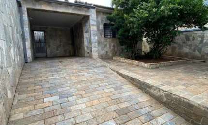 Casa com 3 quartos à venda na Avenida Vinte e Dois de Agosto, 1107, Vila Xavier (Vila Xavier), Araraquara