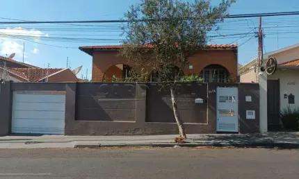 Casa com 3 quartos à venda na Rua Voluntários da Pátria, 4076, Jardim Santa Angelina, Araraquara