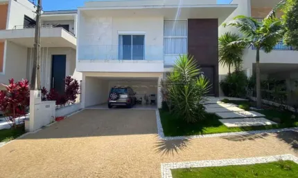 Belíssima casa à venda em condomínio no bairro SWISS PARK.