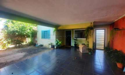 Casa com Edícula à Venda no Jardim Menzani!! Conforto e Funcionalidade por R$ 381.600,00!