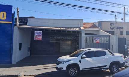 Casa com 3 quartos à venda na Avenida Francisco Vaz Filho, Residencial, 2019, Vila Tito de Carvalho (Vila Xavier), Araraquara