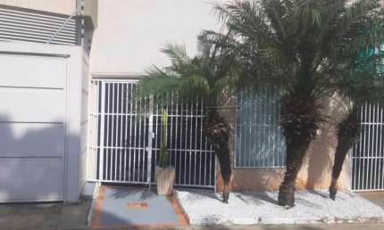 Comercial Sala / Salão com Condomínio em São Carlos