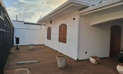 Casa com 4 quartos à venda na Avenida Prudente de Moraes, 776, Centro, Araraquara