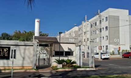 Apartamento com 2 quartos para alugar na Avenida Antônio Orlando, Bloco 5, 762, Jardim Brasília (Vila Xavier), Araraquara