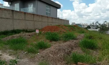 Terreno à venda na Rua João de Santi, 88, Jardim Santa Júlia, São Carlos