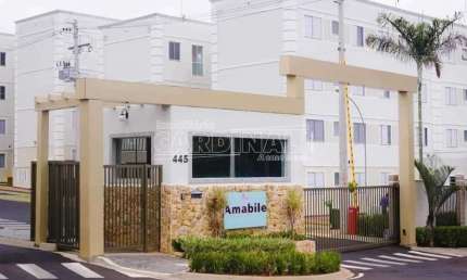 Apartamento com 2 dormitórios no Jardim Quitandinha próximo ao SENAI em Araraquara
