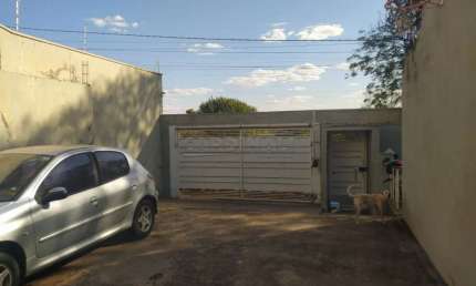Casa com 2 quartos à venda na Rua Angelo Salata, Casa, 350, Jardim Morumbi, Araraquara