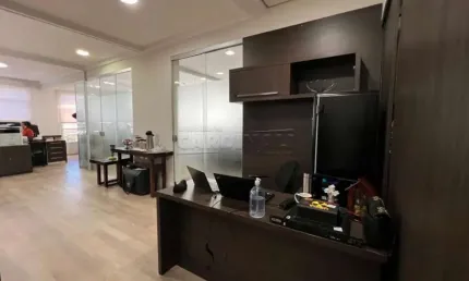 Venda de Sala Comercial com Condomínio no bairro Parque Faber Castell I em São Carlos/SP