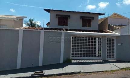 Casa com 3 quartos à venda na Rua Doutor Walter Medeiros Mauro, 1010, Vila Harmonia, Araraquara