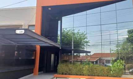Prédio comercial, localização privilegiada no Guanabara próximo av. Brasil, balão do Timbó, bosque dos Alemães e Unimed, em rua de bom fluxo e fácil acesso.