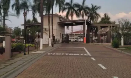 Uma excelente casa sensacional em um belíssimo condomínio!