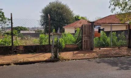 Terreno à venda na Rua Tenente Joaquim Nunes Cabral, Vila Santana, Araraquara