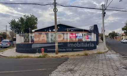 Casa com 3 quartos para alugar na Avenida Carlos Batista Magalhães, 1139, Vila Xavier (Vila Xavier), Araraquara