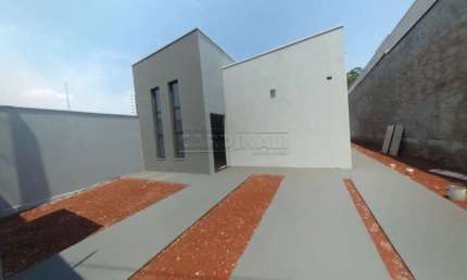 Casa nova com lindo acabamento e localização espetacular