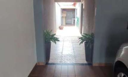 Casa com ótima localização, lindo acabamento com área gourmet