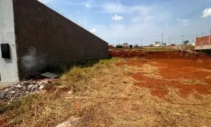 Terreno muito bem localizado, pronto para ser construído o seu imóvel.