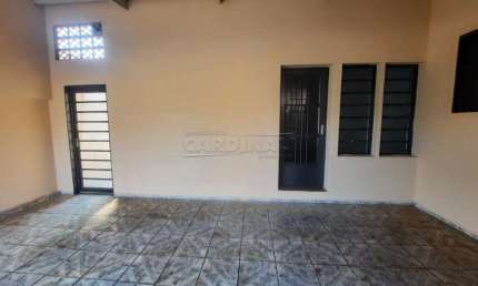 Casa com 3 quartos, sendo 1 suíte, e terreno de 200m² - R$250.000,00