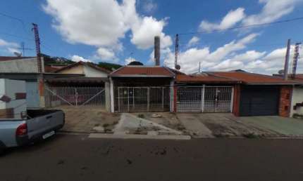 Imóvel Bem localizado, Seguro e Pronto para Morar, Muitos Comércios Próximos e Fácil acesso a Rodovia.