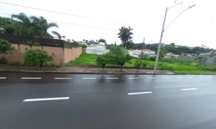 Terreno Muito Bem Localizado e Plano Pronto para Construir.