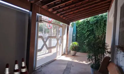 Casa com perfil comercial e residencial com localização privilegiada