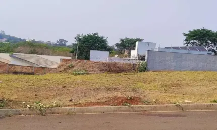 Terreno pronto para construir com localização privilegiada