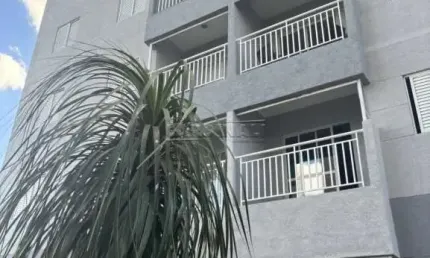 Apartamento com ótima localização, condomínio com área de lazer completo