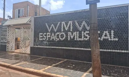 Casa com ótima localização, com potencial para comercial, ou residencial