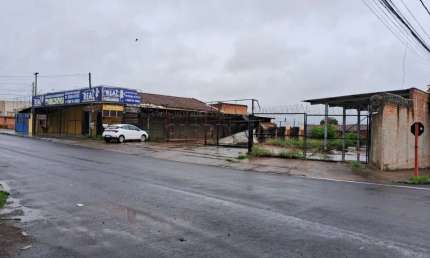 Salão comercial com ótima localização, Na rua principal do bairro, grande movimento